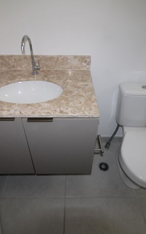 Apartamento à venda com 81m², 3 quartos e 2 vagasBanheiro 2