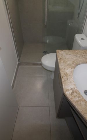 Apartamento à venda com 81m², 3 quartos e 2 vagasBanheiro