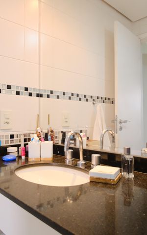 Apartamento à venda com 122m², 3 quartos e 2 vagasBanheiro da Suíte 1