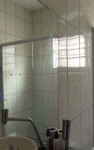 Casa à venda com 228m², 3 quartos e 3 vagasBanheiro 1