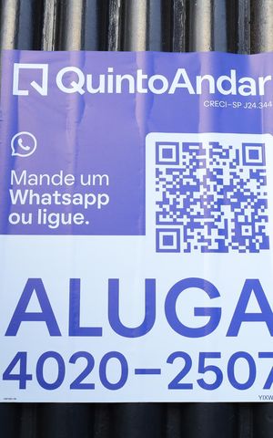 Casa para alugar com 80m², 4 quartos e 1 vagaPlaca instalada no portão do imóvel - Código do imóvel - YIXW-1183