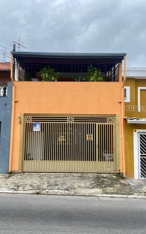 Casa à venda com 125m², 3 quartos e 2 vagasFachada