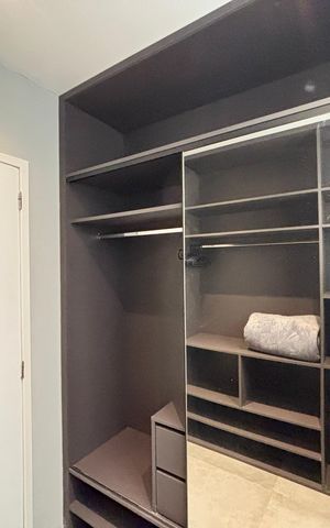 Apartamento à venda com 100m², 3 quartos e 1 vaga Apartamento à venda com 100m², 3 quartos e 1 vagaSuíte - closet