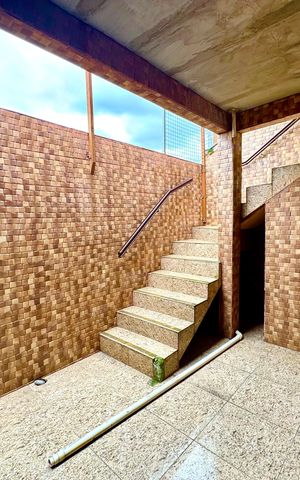 Casa à venda com 275m², 3 quartos e 4 vagas Casa à venda com 275m², 3 quartos e 4 vagasQuintal