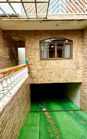 Casa à venda com 275m², 3 quartos e 4 vagas Casa à venda com 275m², 3 quartos e 4 vagasGaragem