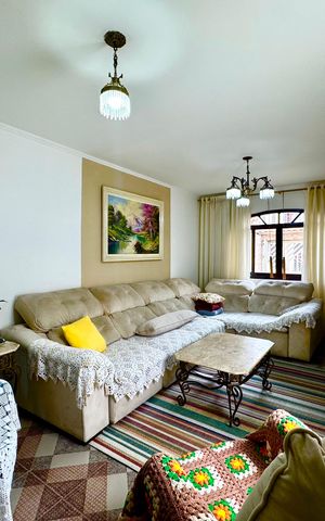 Casa à venda com 275m², 3 quartos e 4 vagas Casa à venda com 275m², 3 quartos e 4 vagasSala