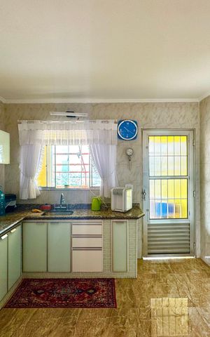 Casa à venda com 275m², 3 quartos e 4 vagas Casa à venda com 275m², 3 quartos e 4 vagasCozinha