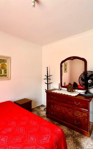 Casa à venda com 275m², 3 quartos e 4 vagas Casa à venda com 275m², 3 quartos e 4 vagasQuarto 1