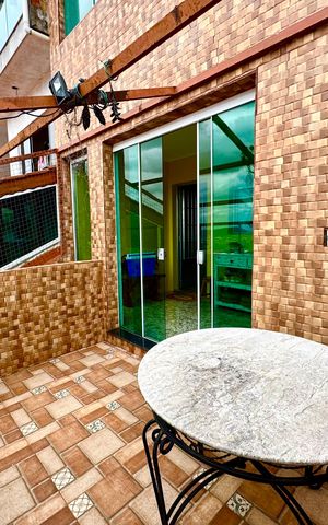 Casa à venda com 275m², 3 quartos e 4 vagas Casa à venda com 275m², 3 quartos e 4 vagasMirante