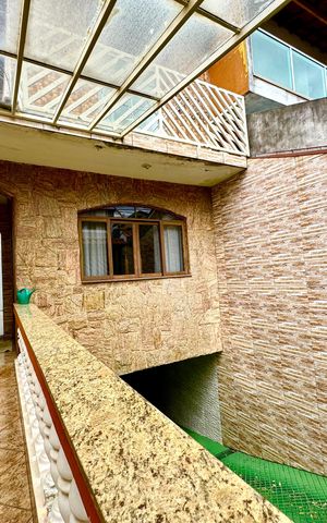 Casa à venda com 275m², 3 quartos e 4 vagas Casa à venda com 275m², 3 quartos e 4 vagasGaragem