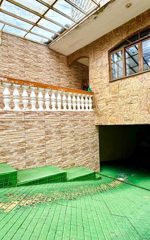 Casa à venda com 275m², 3 quartos e 4 vagas Casa à venda com 275m², 3 quartos e 4 vagasGaragem