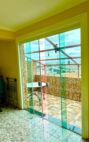 Casa à venda com 275m², 3 quartos e 4 vagas Casa à venda com 275m², 3 quartos e 4 vagasHall