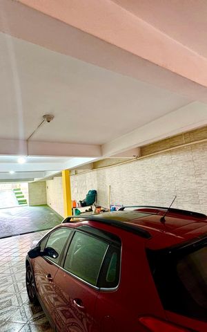 Casa à venda com 275m², 3 quartos e 4 vagas Casa à venda com 275m², 3 quartos e 4 vagasGaragem