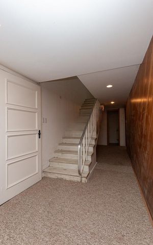 Casa à venda com 272m², 4 quartos e 3 vagasÁrea Comum 