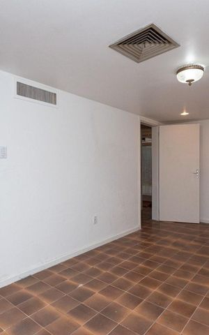 Casa à venda com 272m², 4 quartos e 3 vagasCozinha 