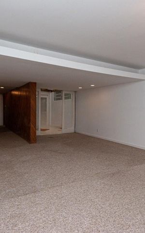 Casa à venda com 272m², 4 quartos e 3 vagasSala 