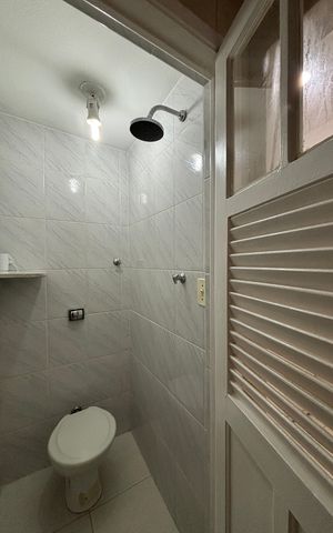 Apartamento à venda com 85m², 2 quartos e sem vaga Apartamento à venda com 85m², 2 quartos e sem vagaÁrea de serviço - banheiro