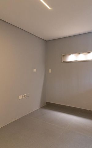 Casa à venda com 52m², 2 quartos e sem vaga Casa à venda com 52m², 2 quartos e sem vagaSala