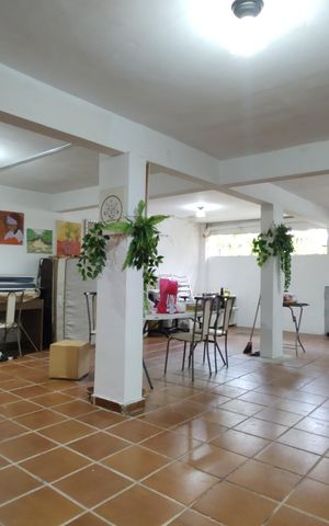 Casa de condomínio à venda com 367m², 5 quartos e 4 vagas Casa de condomínio à venda com 367m², 5 quartos e 4 vagasGaragem