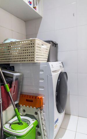 Apartamento à venda com 140m², 3 quartos e 2 vagas Apartamento à venda com 140m², 3 quartos e 2 vagasÁrea de Serviço