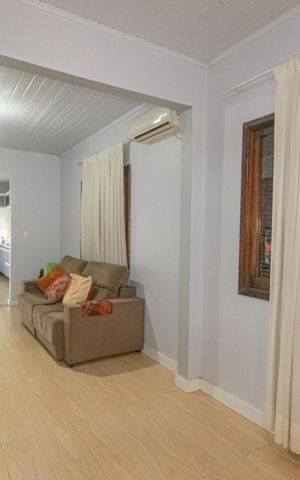 Casa à venda com 132m², 2 quartos e 2 vagas Casa à venda com 132m², 2 quartos e 2 vagasSala