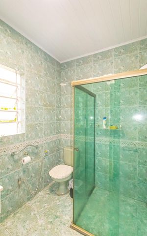 Casa à venda com 132m², 2 quartos e 2 vagas Casa à venda com 132m², 2 quartos e 2 vagasBanheiro