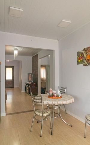 Casa à venda com 132m², 2 quartos e 2 vagas Casa à venda com 132m², 2 quartos e 2 vagasCozinha