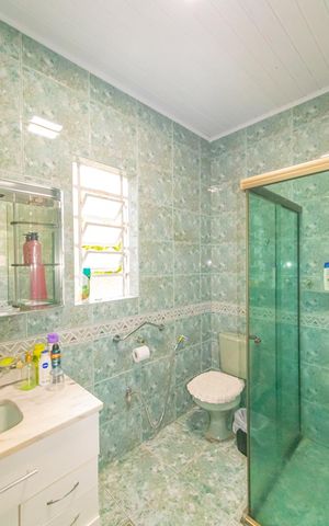 Casa à venda com 132m², 2 quartos e 2 vagas Casa à venda com 132m², 2 quartos e 2 vagasBanheiroBanheiro