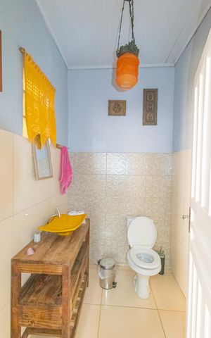Casa à venda com 132m², 2 quartos e 2 vagas Casa à venda com 132m², 2 quartos e 2 vagasBanheiro Social