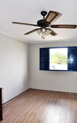 Casa para alugar com 230m², 3 quartos e 2 vagas Casa para alugar com 230m², 3 quartos e 2 vagasDetalhe - Quarto 01 com Suíte