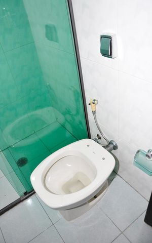 Casa para alugar com 230m², 3 quartos e 2 vagas Casa para alugar com 230m², 3 quartos e 2 vagasDetalhe - Banheiro Social