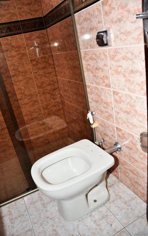 Casa para alugar com 230m², 3 quartos e 2 vagas Casa para alugar com 230m², 3 quartos e 2 vagasDetalhe - Suíte