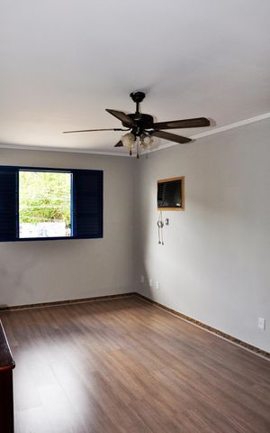 Casa para alugar com 230m², 3 quartos e 2 vagas Casa para alugar com 230m², 3 quartos e 2 vagasDetalhe - Quarto 01 com Suíte