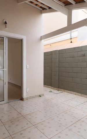 Casa de condomínio para alugar com 100m², 3 quartos e 2 vagasVaranda