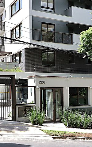 Apartamento à venda com 80m², 2 quartos e 1 vagaFachada e portaria