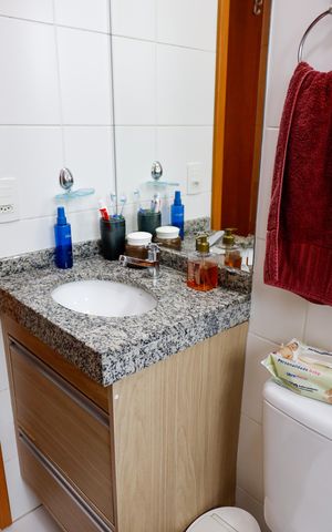 Apartamento à venda com 46m², 2 quartos e 1 vaga Apartamento à venda com 46m², 2 quartos e 1 vagaBanheiro