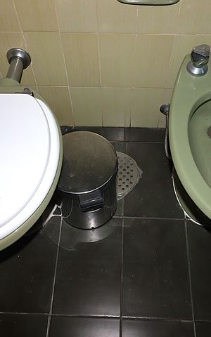 Apartamento para alugar com 224m², 2 quartos e 2 vagasBanheiro social