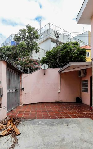Casa à venda com 234m², 5 quartos e 3 vagas Casa à venda com 234m², 5 quartos e 3 vagasGaragem