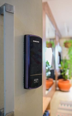 Apartamento à venda com 80m², 2 quartos e 2 vagasFechadura Eletrônica