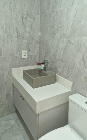Apartamento para alugar com 75m², 3 quartos e 2 vagas Apartamento para alugar com 75m², 3 quartos e 2 vagasBanheiro