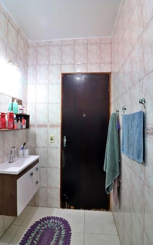 Casa à venda com 260m², 3 quartos e 2 vagasBanheiro Social