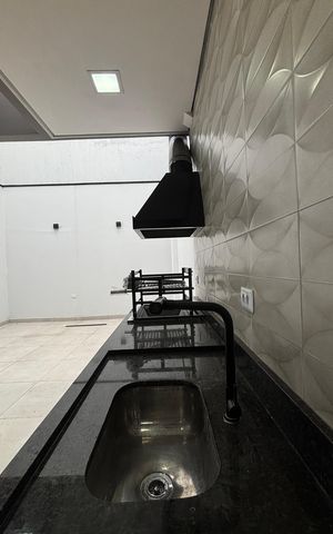 Casa à venda com 155m², 3 quartos e 3 vagas Casa à venda com 155m², 3 quartos e 3 vagasQuintal - Churrasqueira