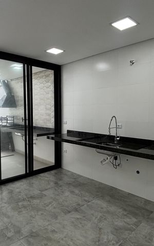 Casa à venda com 155m², 3 quartos e 3 vagas Casa à venda com 155m², 3 quartos e 3 vagasCozinha