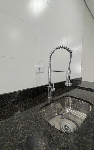 Casa à venda com 155m², 3 quartos e 3 vagas Casa à venda com 155m², 3 quartos e 3 vagasCozinha