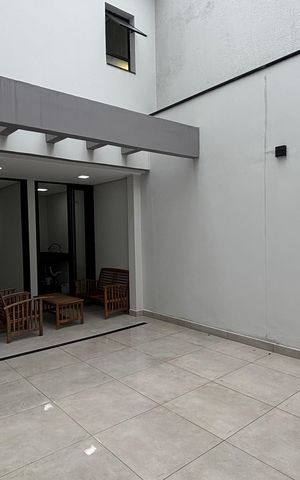 Casa à venda com 155m², 3 quartos e 3 vagas Casa à venda com 155m², 3 quartos e 3 vagasQuintal - Churrasqueira