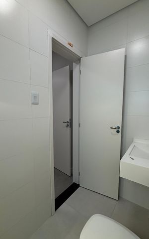 Casa à venda com 155m², 3 quartos e 3 vagas Casa à venda com 155m², 3 quartos e 3 vagasBanheiro da Suíte 2
