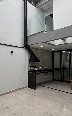 Casa à venda com 155m², 3 quartos e 3 vagas Casa à venda com 155m², 3 quartos e 3 vagasQuintal - Churrasqueira