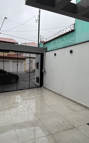 Casa à venda com 155m², 3 quartos e 3 vagas Casa à venda com 155m², 3 quartos e 3 vagasGaragem