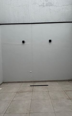 Casa à venda com 155m², 3 quartos e 3 vagas Casa à venda com 155m², 3 quartos e 3 vagasQuintal - Churrasqueira