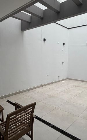 Casa à venda com 155m², 3 quartos e 3 vagas Casa à venda com 155m², 3 quartos e 3 vagasQuintal - Churrasqueira